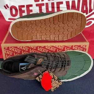 Vans Men’s Sk8-Hi Del Pat
Brown/Green
VNOA5JMNBGS
boots MTE Vans | Shoes | Vans Mens Sk8hi Del  main image 2